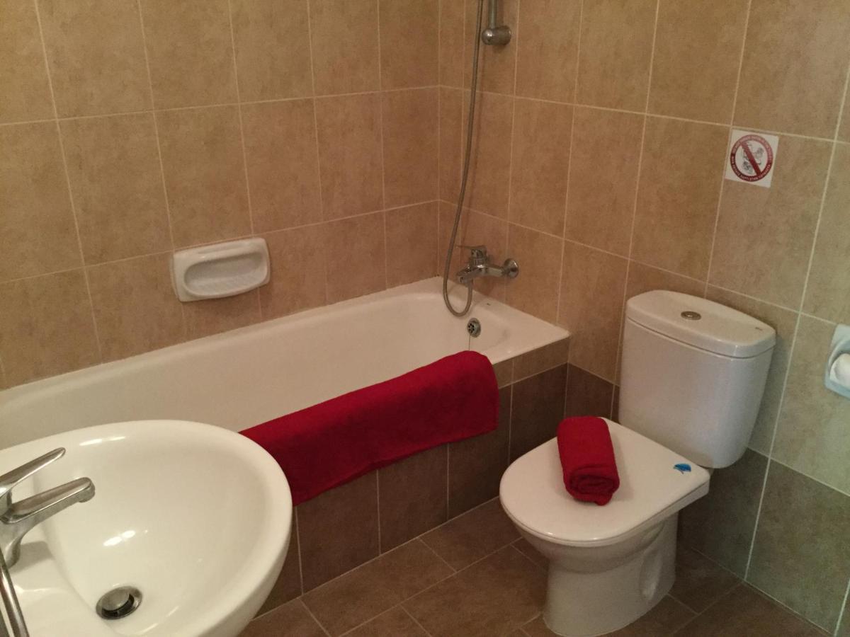 Poolside 2 Bedroom Apt, Paphos Riviera, Universal Area المظهر الخارجي الصورة