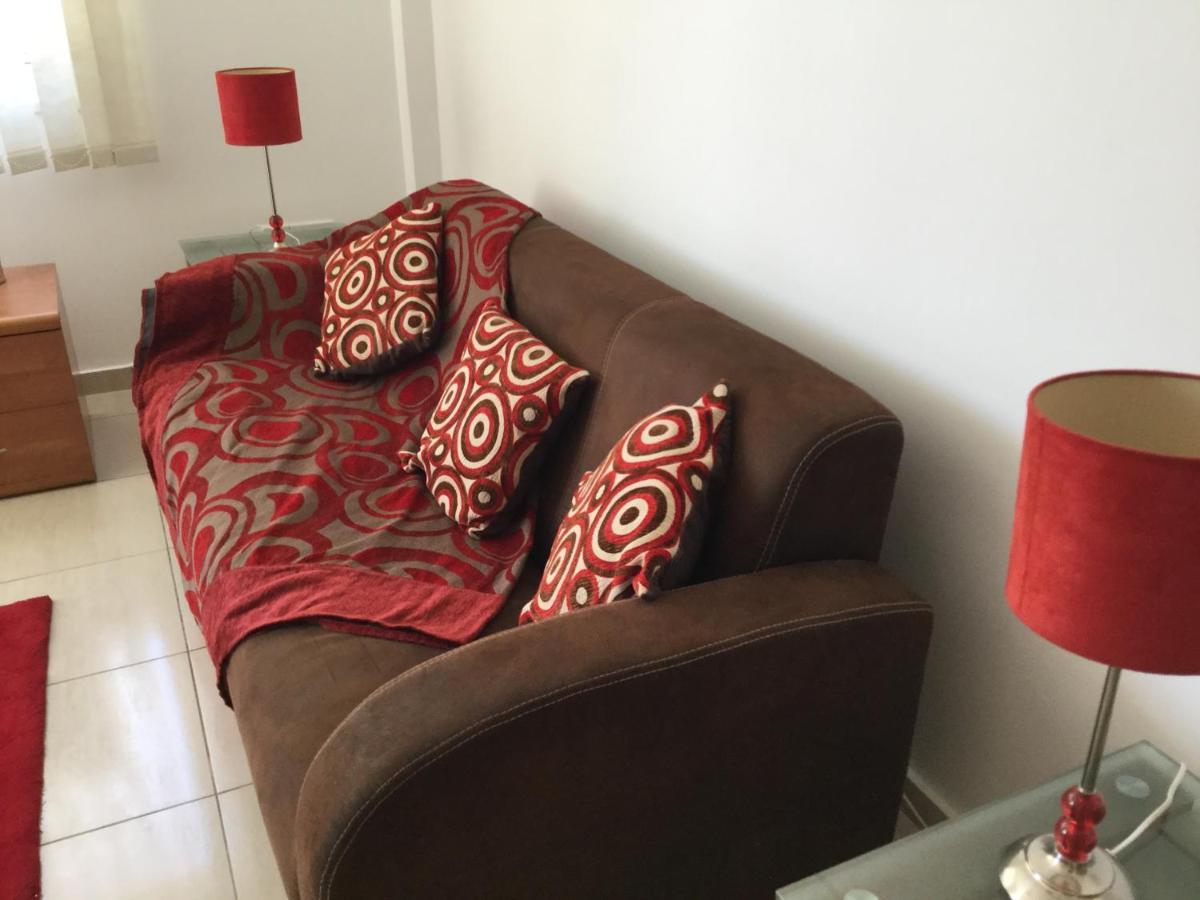 Poolside 2 Bedroom Apt, Paphos Riviera, Universal Area المظهر الخارجي الصورة