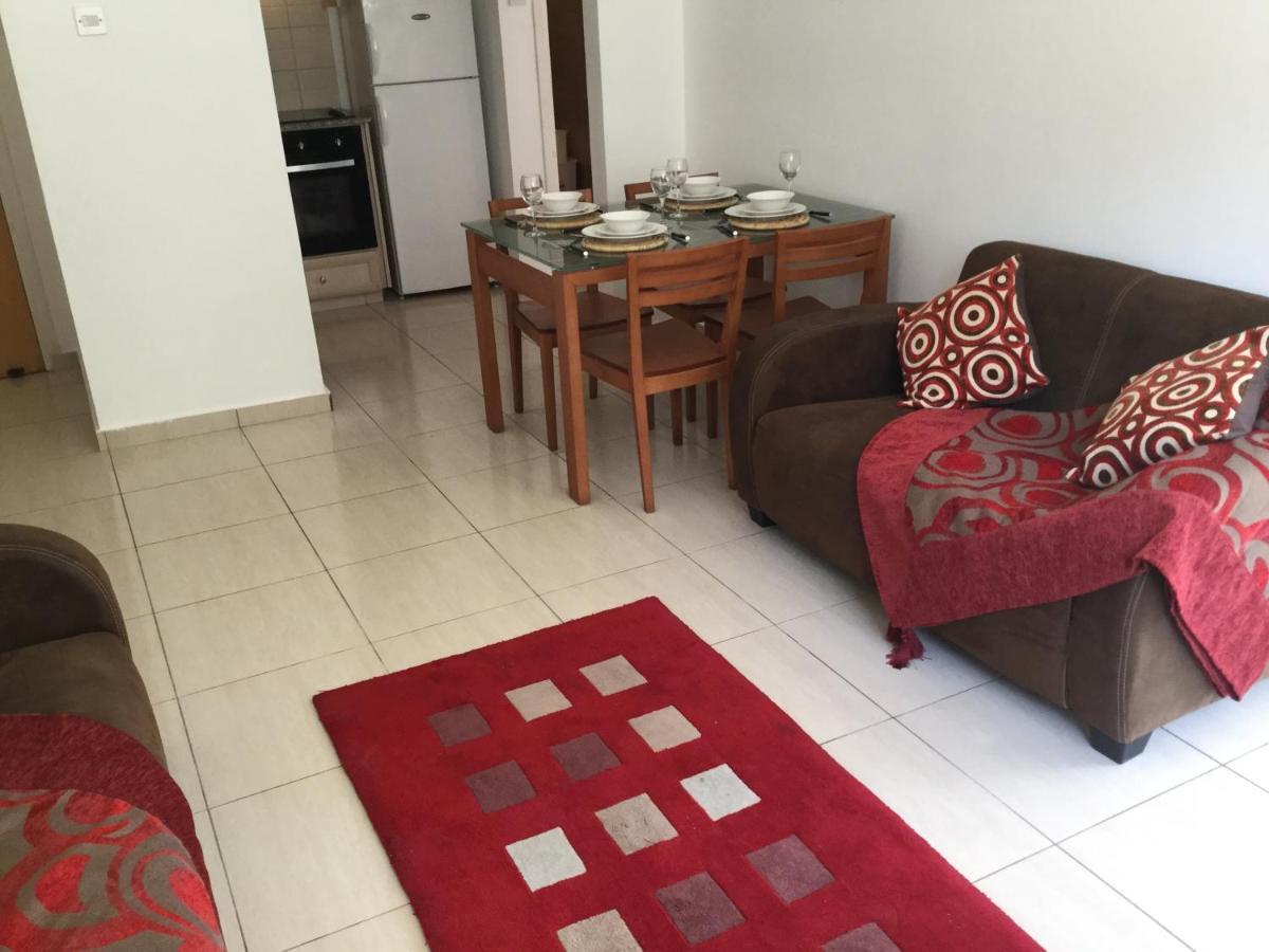 Poolside 2 Bedroom Apt, Paphos Riviera, Universal Area المظهر الخارجي الصورة