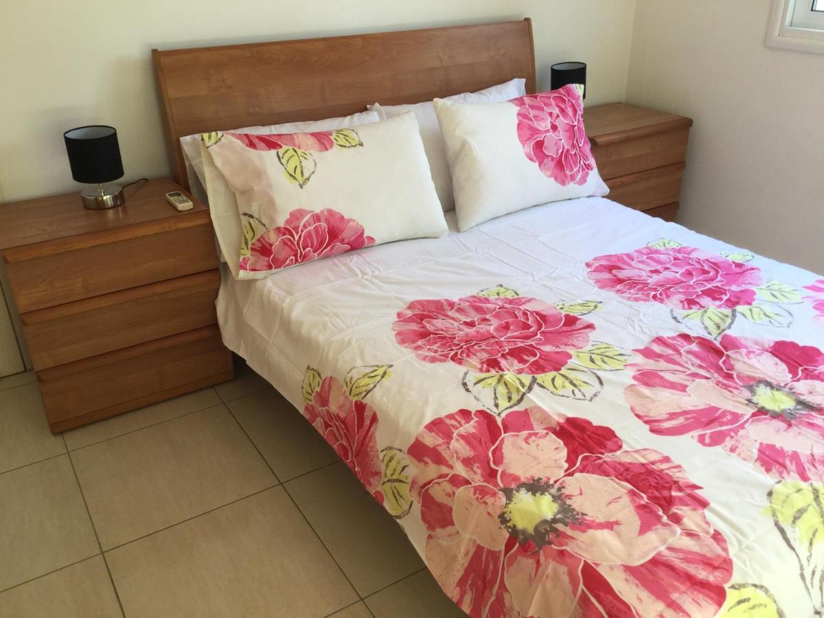 Poolside 2 Bedroom Apt, Paphos Riviera, Universal Area المظهر الخارجي الصورة